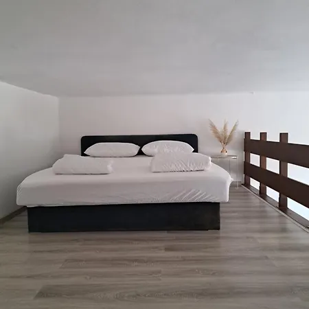 Ena & Marta Apartman